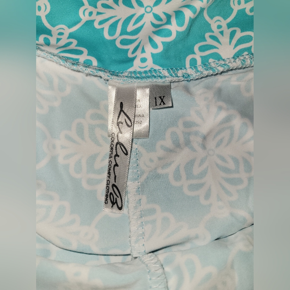 LuLu-B 1X pull-on sport skort UPF 50+ sun protection fabric in a blue Geo Knot - Picture 7 of 9